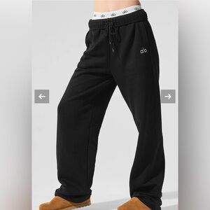 ALO Yoga black Acolade straight leg sweatpants size xs